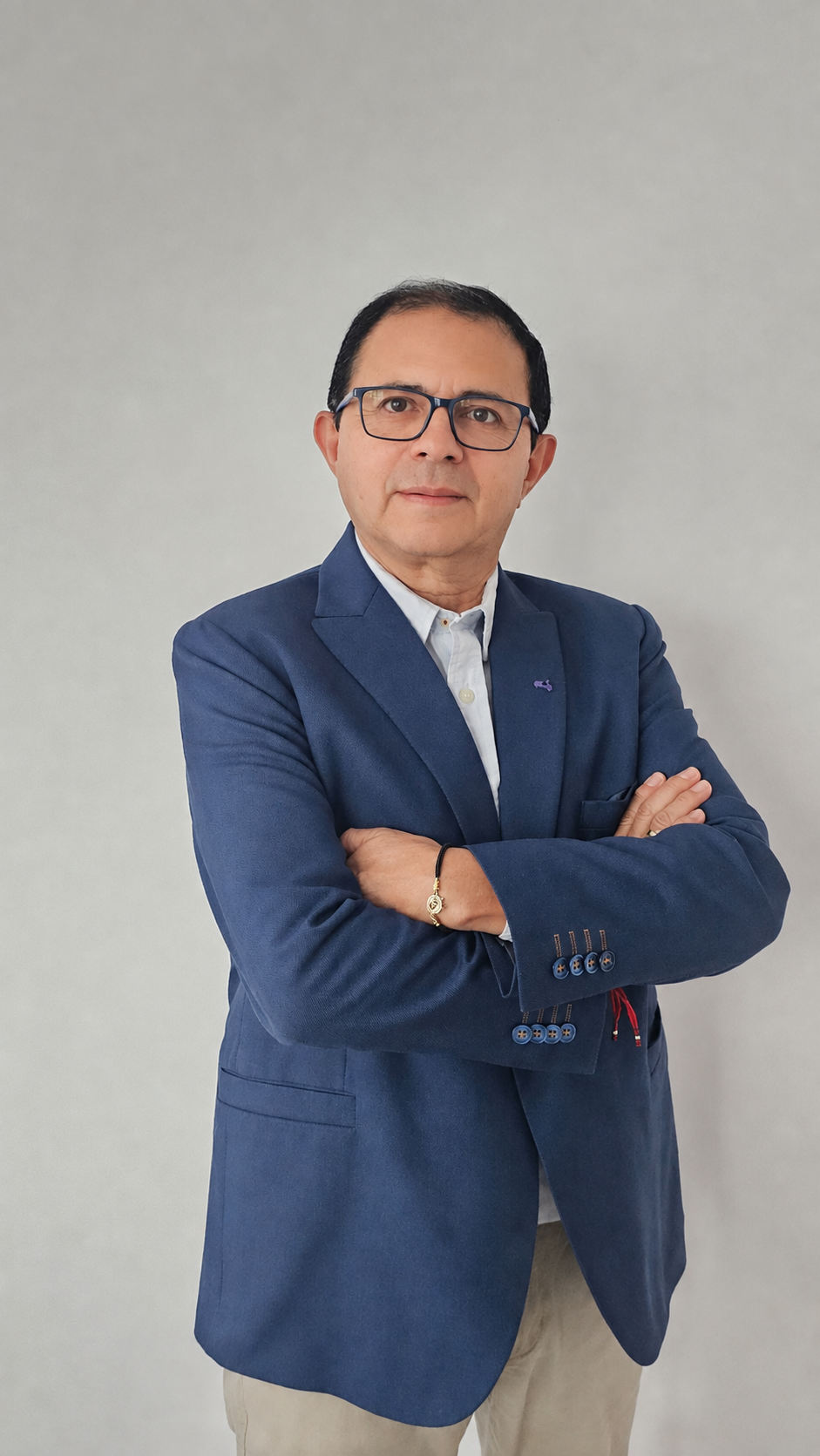 Dr. Juan Eduardo Durán durante una sesión de terapia regresiva profunda